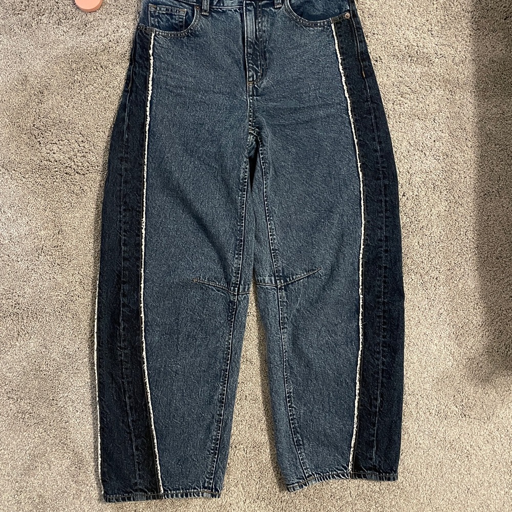 GU Two-Tone Women's Barrel leg Jeans